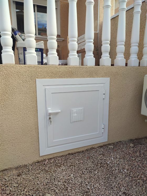 Aluminiumtür für den Zählerkasten